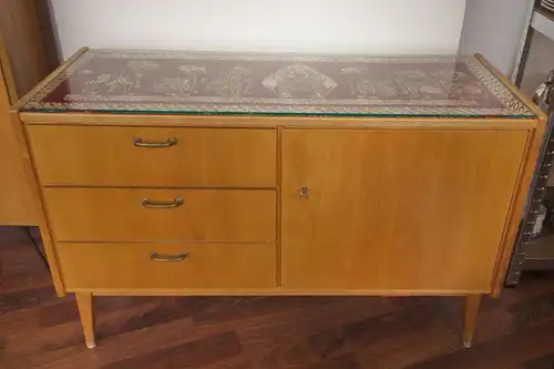 Kleines Sideboard mit Schubladen und Glasplatte von Behr Möbel | 1958, 50er Jahre