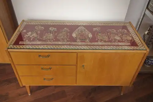 Kleines Sideboard mit Schubladen und Glasplatte von Behr Möbel | 1958, 50er Jahre