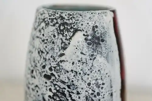 Tischvase vase fat lava "mädchen mit vogel" majolika keramik 60er jahre vintage
