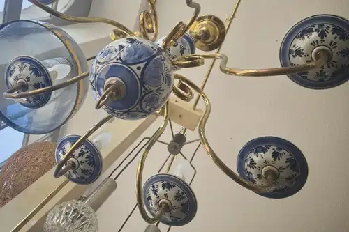 XL kronleuchter chandellier hängelampe mit keramik + messing 8 arme 50er jahre