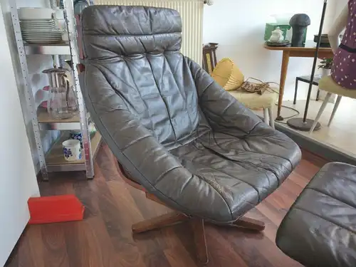 Loungechair mit ottomane hocker ledersessel teilrestauriert drehbar 60er 70er