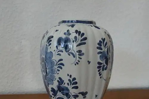 Delft porzellan vase urne deckelvase #246 handbemalt c. delfts 60er jahre objekt