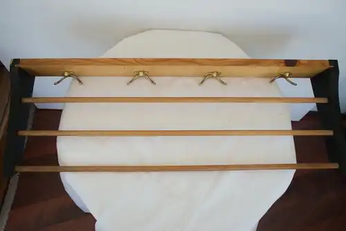 Vintage Wand Garderobe Buche mit Messinghaken und Hutablage | 50er 60er jahre