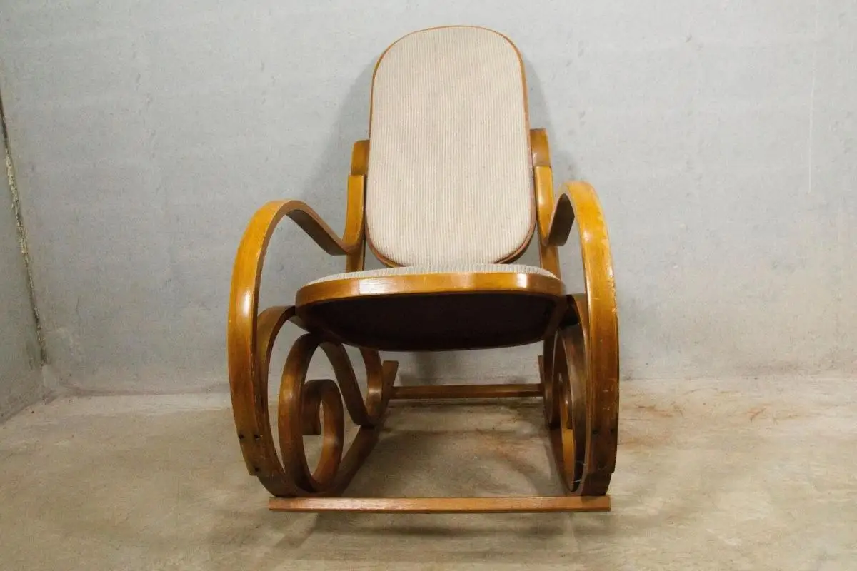 Vintage Schaukelstuhl, gebogenes Holz, im Stil von Thonet | 60er Jahre 1