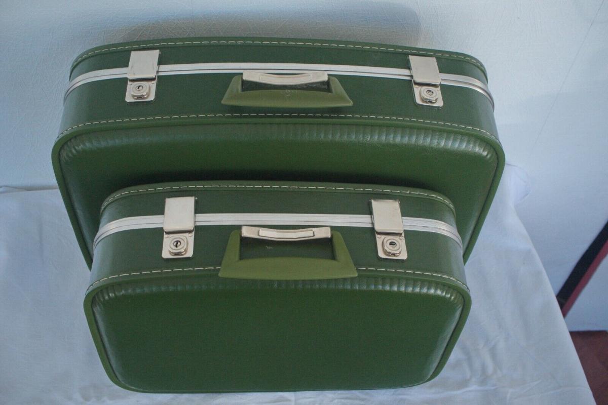 Vintage Koffer Set 2 Reisekoffer grün mit Schlüssel Alu für Oldtimer 60er  Jahre