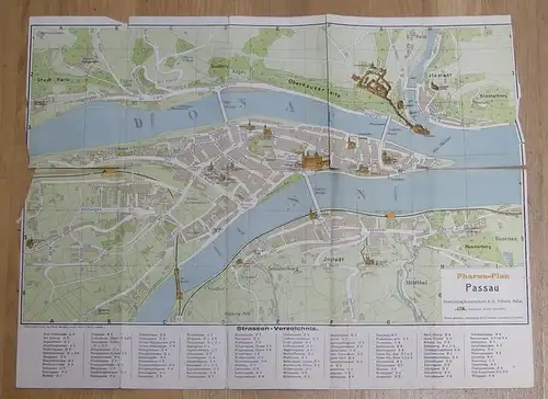 Berlin: Pharus Plan Passau. Gefalteter farbiger Stadtplan, Blattgröße ca. 51,5 x 38,5 cm (Falze mit Einrissen).