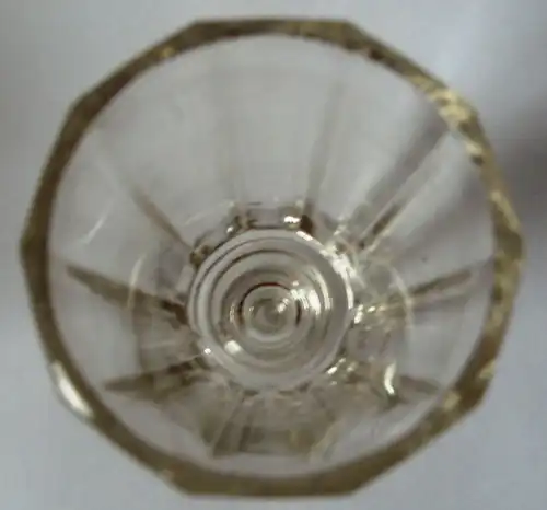 Wein-Glas: Biedermeier,  farblos, Facettenschliff, um 1840  