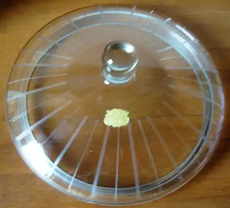 Kristall: Kristall-Bowle. konische Form, mit 10 Gläsern,  handgeschliffen, Anfang 70er Jahre