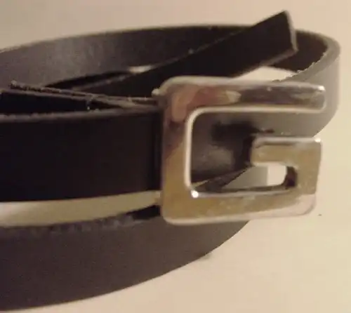 Kleidung: Accessoires - Damen-Gürtel, Hallhuber, dunkelbraunes Leder mit silberfarbener Metallschließe, 80er Jahre