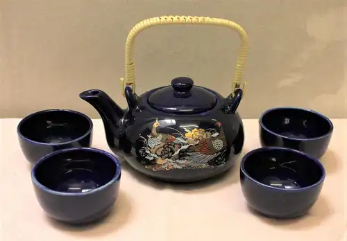 Tee-Service - Kanne + 4 Teeschalen dunkelblau asiatisches Motiv Keramik, ca. 70er Jahre
