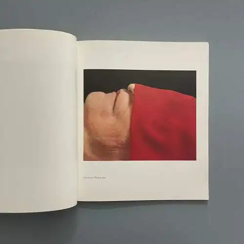 Andres Serrano (1950): Andres Serrano (1950) - The Morgue - 1993. 