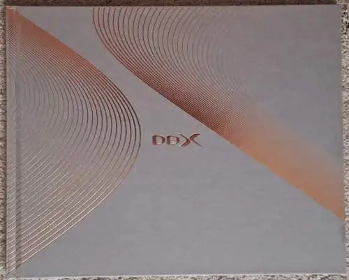 Prospekt Aston Martin DBX 2019. 