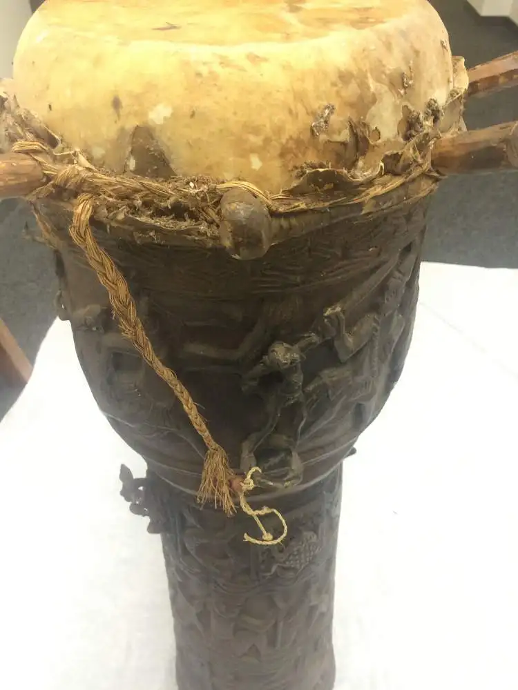 Antike Kamerun Trommel – Yaoundé – Holz & Leder – Stammeskunst – ca. 1975 4