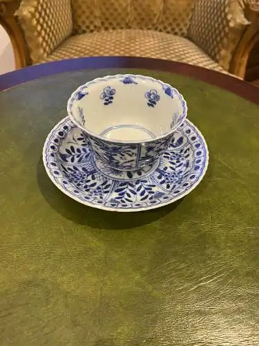 Antike chinesische Exportporzellan Teeschale mit Unterteller, Qing Dynastie um 1850, handbemalt blau-weiß, China 19. Jh, Chinese export porcelain