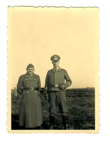 WW2, 2.WK, Foto Wehrmacht Luftwaffe Oberleutnant und Oberfeldwebel, 6040