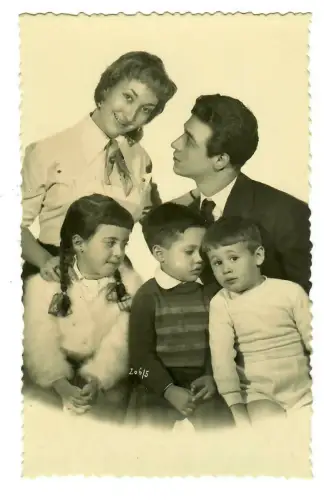 Foto AK, Familie Porträt, Eltern mit Kindern, 20075