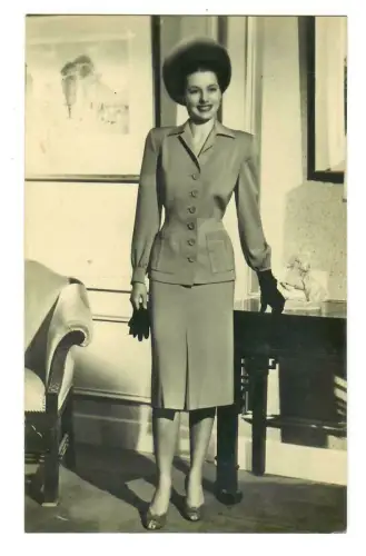 AK Cyd Charisse, Schauspielerin, Tänzerin, alte Starpostkarte, 50er Jahre, 20032