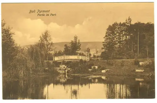 AK Bad Pyrmond, Partie im Park, 11306