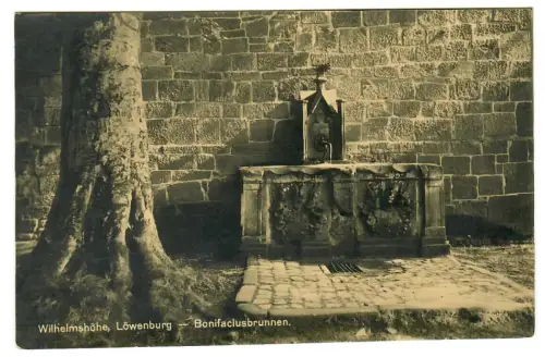 AK Kassel Wilhelmshöhe, Löwenburg Bonifaciusbrunnen, 11332