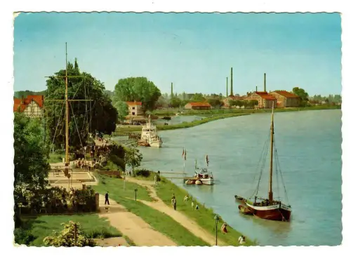 AK Speyer, Rheinufer mit Schiffen, 10173