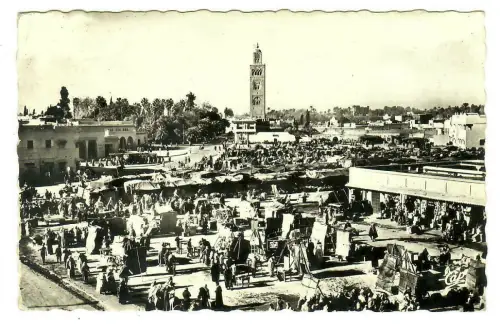 AK Marrakech, Marokko: La Place Djemaa El Fna, Marktplatz, 1964, 10259