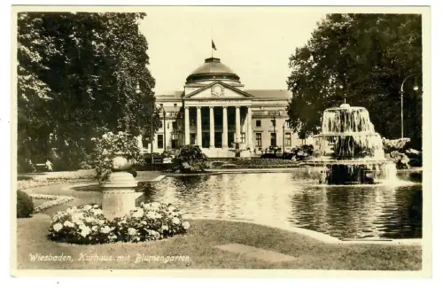 AK Wiesbaden, Kurhaus mit Blumengarten - 10331