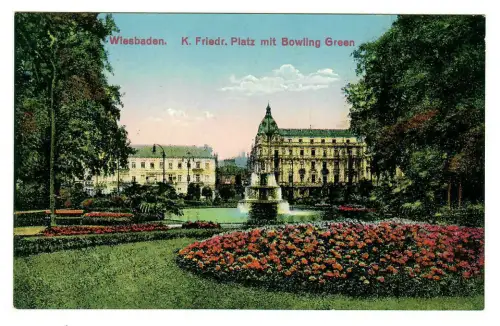 AK Wiesbaden -  Kaiser-Friedrich-Platz mit Bowling Green, 10061