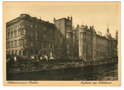 AK Berlin, Schlossmuseum - Ostfront des Schlosses, 10979