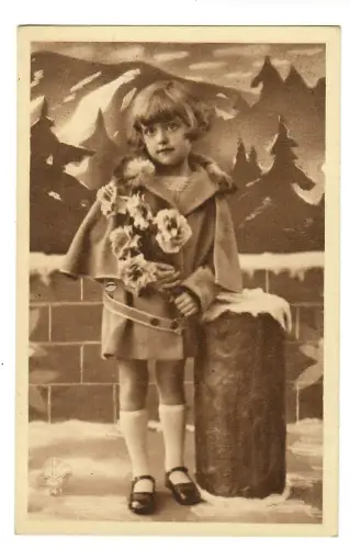 AK Grüsse, Mädchen mit Blumenstrauß, 20110