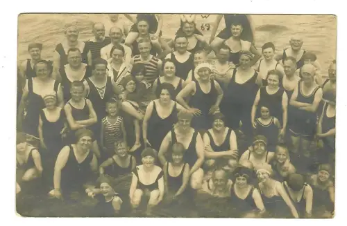 Foto AK Badegesellschaft, Ostsee Pommern 1925, 12176