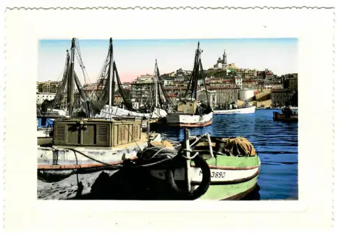 AK Marseille, Le Port et Notre-Dame de la Garde, 10689
