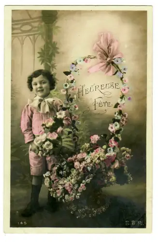 AK Glückwunsch, Süsser kleiner Junge mit Blumenkorb, koloriert,  20005