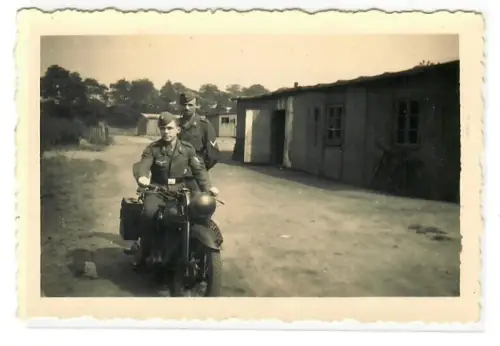WW2, 2.WK, Wehrmacht Luftwaffe, Foto Obergefreiter auf Militärmotorrad, 6041