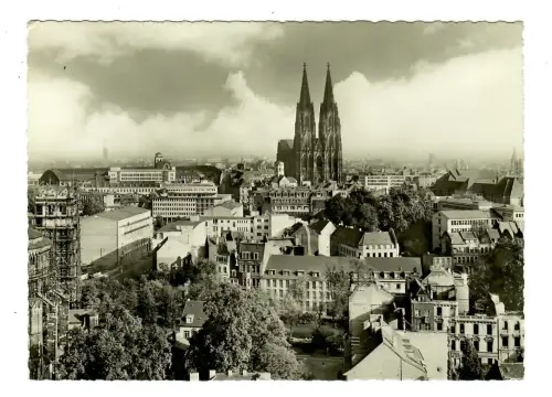 AK Köln,Teilansicht mit Dom, 11608