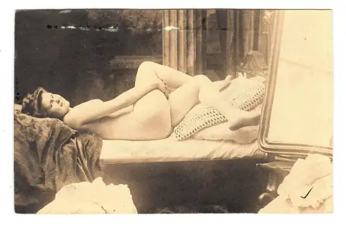 AK Erotik, Frau Akt liegend, nackt, erotic nude, 12022