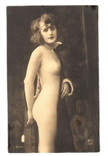 AK Erotik, Frau Akt stehend , Porträt, nackt, erotic nude, 12024