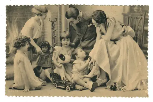 AK Fotopostkarte: Familie, Eltern mit ihren kleinen Kindern, 20112