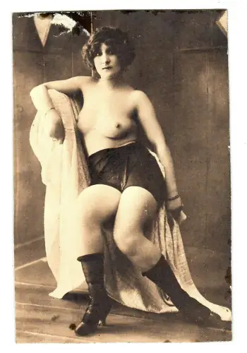 AK Erotik, Frau Akt, Porträt sitzend, nackt, erotic nude, 12034
