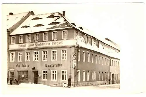 [Echtfotokarte schwarz/weiß] AK Bischofswerda Hotel zum Goldenen Engel, um 1956