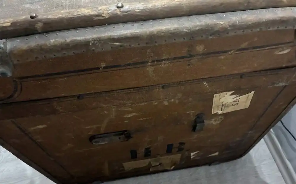Antiker Reisekoffer Steamer Trunk– Historisches Reise-Unikat–Vintage Shabby Chic 3