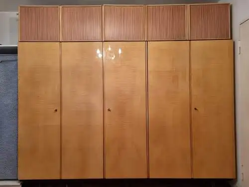 Kleiderschrank - Original 60er Jahre mit abnehmbaren Aufbau