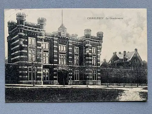 [Echtfotokarte schwarz/weiß] Charleroi - La Gendarmerie. 
