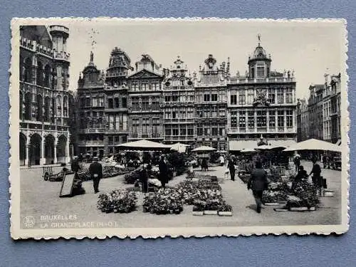 [Echtfotokarte schwarz/weiß] Bruxelles / La Grand´Place. 