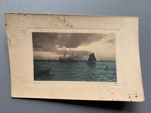 [Echtfotokarte schwarz/weiß] ohne Beschriftung. 