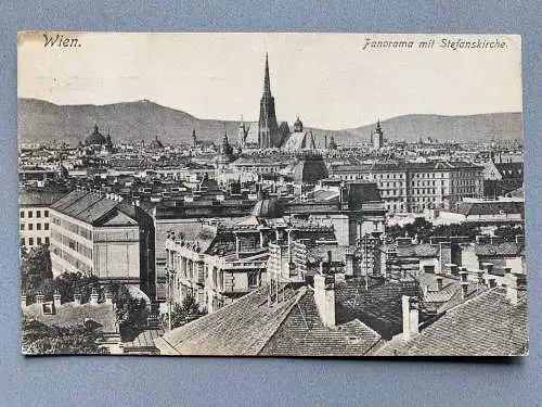 [Echtfotokarte schwarz/weiß] Wien - Panorama der Stefanskirche. 