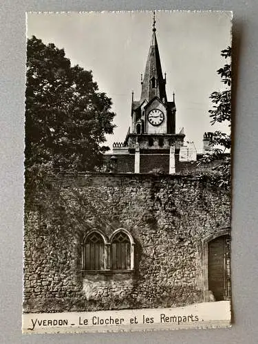 [Echtfotokarte schwarz/weiß] Yverdon - Le Clocher et les Remparts. 