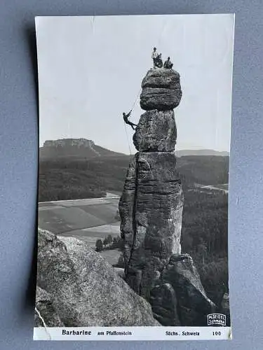 [Echtfotokarte schwarz/weiß] Barbarine am Pfaffenstein - Sächsische Schweiz. 