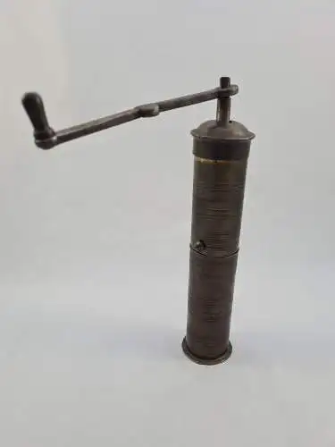 Osmanisches Reich gravierte Messing Kaffeemühle Höhe 22,5cm antik