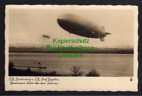 Ansichtskarte L.Z. Hindenburg und Graf Zeppelin Gemeinsame Fahrt über den Bodensee 1