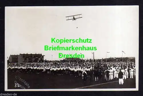 Ansichtskarte Chemnitz Fotokarte Flugtag Flugzug über Menschenmassen 1920er Jahre